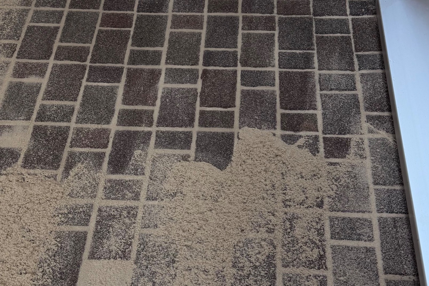 Leistung-Fugenbefüllung mit Quarzsand